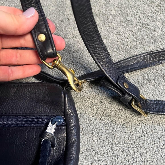 Beautiful Elie Small Crossbody bag in Navy - Picture 9 of 13